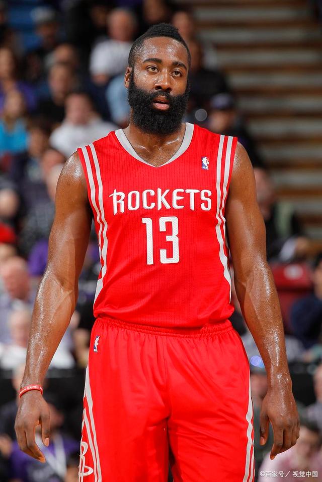 他的停球是教科书级别（他的停球堪称教科书范例）